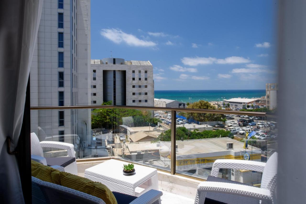 Studio & Apartments On The Beach By Aspentlv Тель-Авив Экстерьер фото